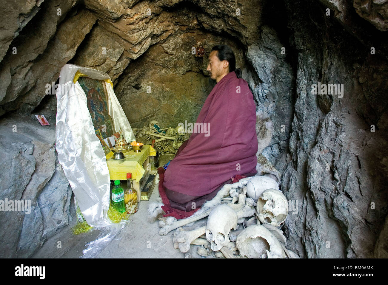 Grotte de l'Ermite, Wutai shan, montagne sacrée bouddhiste, province de Shanxi, Chine, Asie, solitaire, seul, solitaire, solo, ascétique, os de Banque D'Images