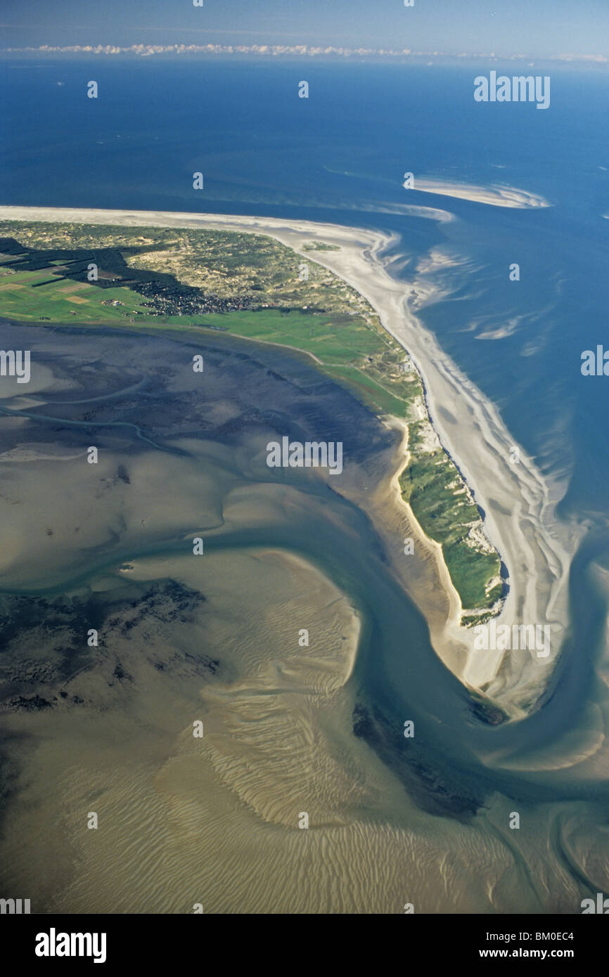 Photo aérienne de Amrum, une des îles frisonnes du Nord de la côte allemande de la mer du Nord dans l'État fédéral de Schleswig-H Banque D'Images