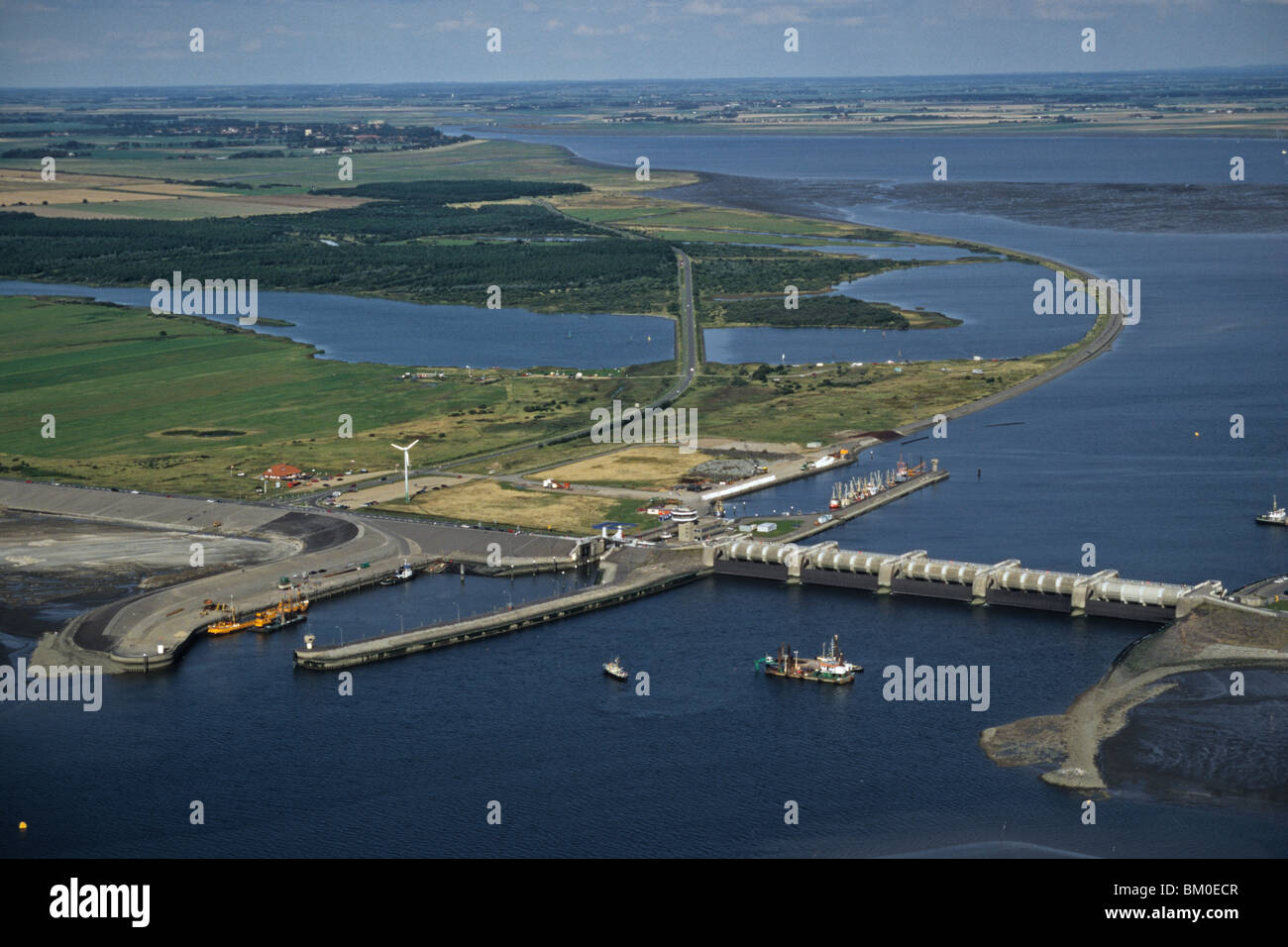 Photo aérienne d'Eidersperrwerk, barrage d'eider, la mer du Nord, le fleuve Eider, Schleswig-Holstein, Allemagne du nord Banque D'Images