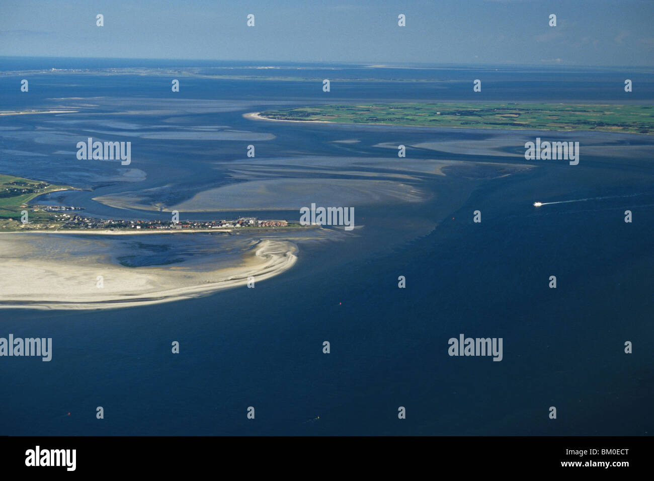 Photo aérienne de l'îles de la mer du Nord et Foehr Amrum, à marée, des îles frisonnes du Nord, état fédéral d'Schleswig-Holstei Banque D'Images