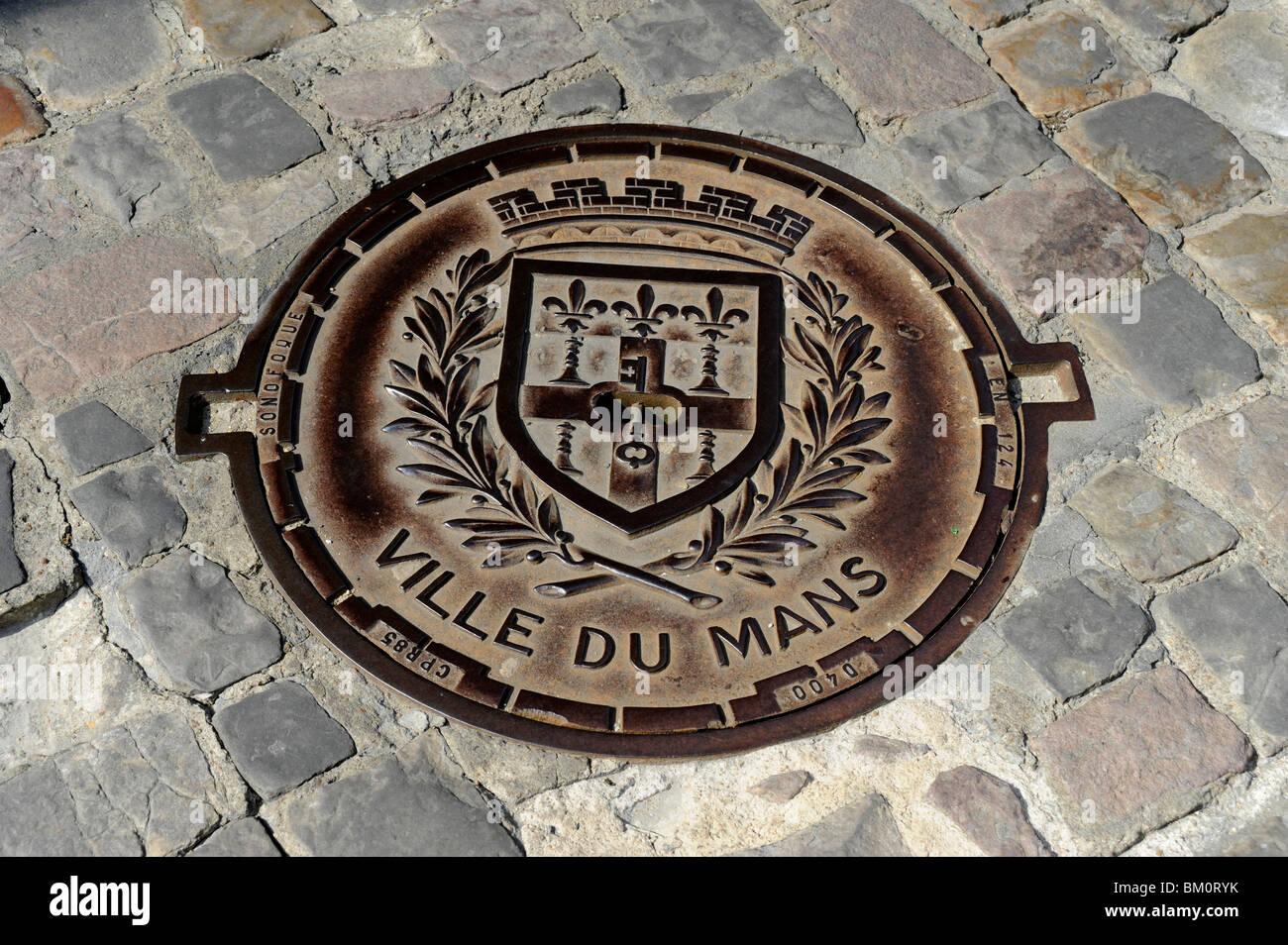 Rompre avec la plaque des armoiries de la ville, place des Jacobins,Ville Plantagenet, vieille ville du Mans, Sarthe, France Banque D'Images