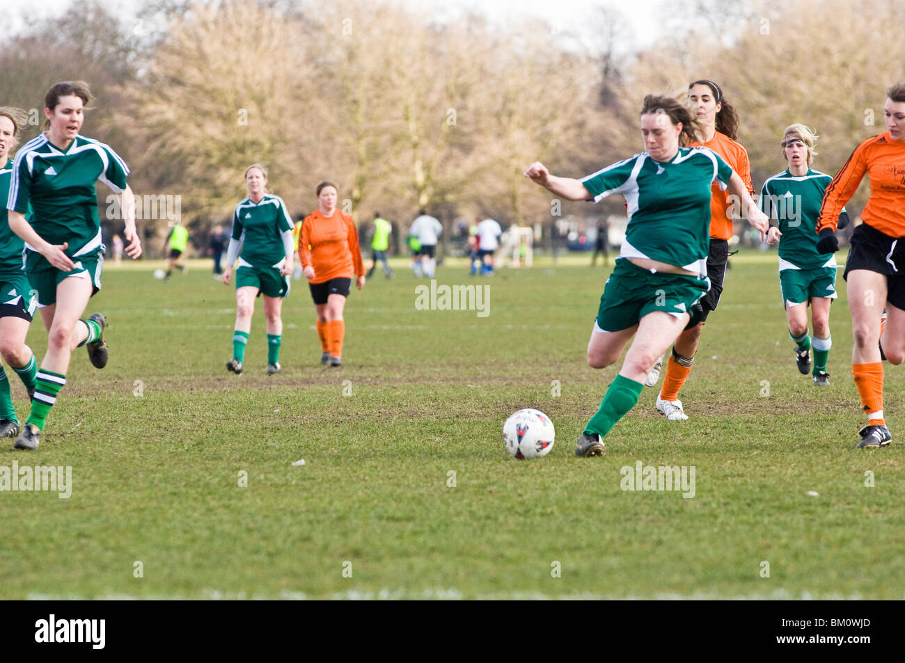 Le football féminin, Clapham Common, Londres du sud, Banque D'Images