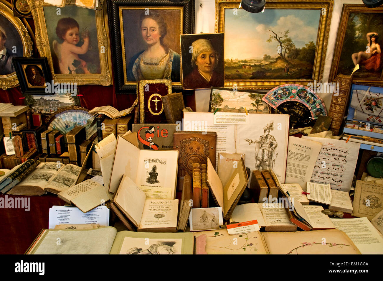 Bruxelles Bruxelles Place de grand marché d'antiquités de Sablon Sablon Grote Banque D'Images