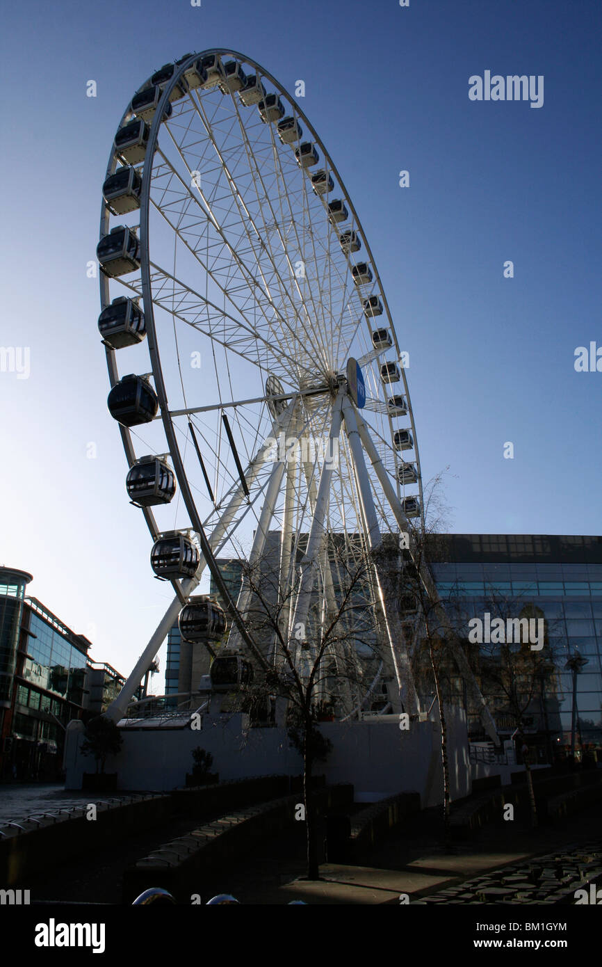 La roue de Manchester, une grande roue temporaire qui est en place dans exchange square depuis 2004. Banque D'Images