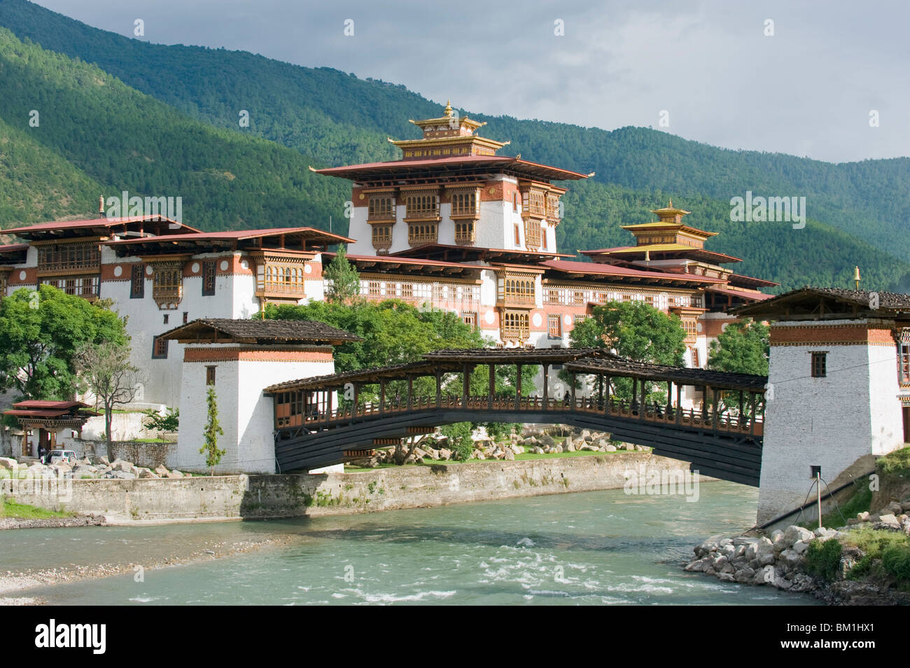 Punakha Dzong datant de 1637, Punakha, Bhoutan, Asie Banque D'Images