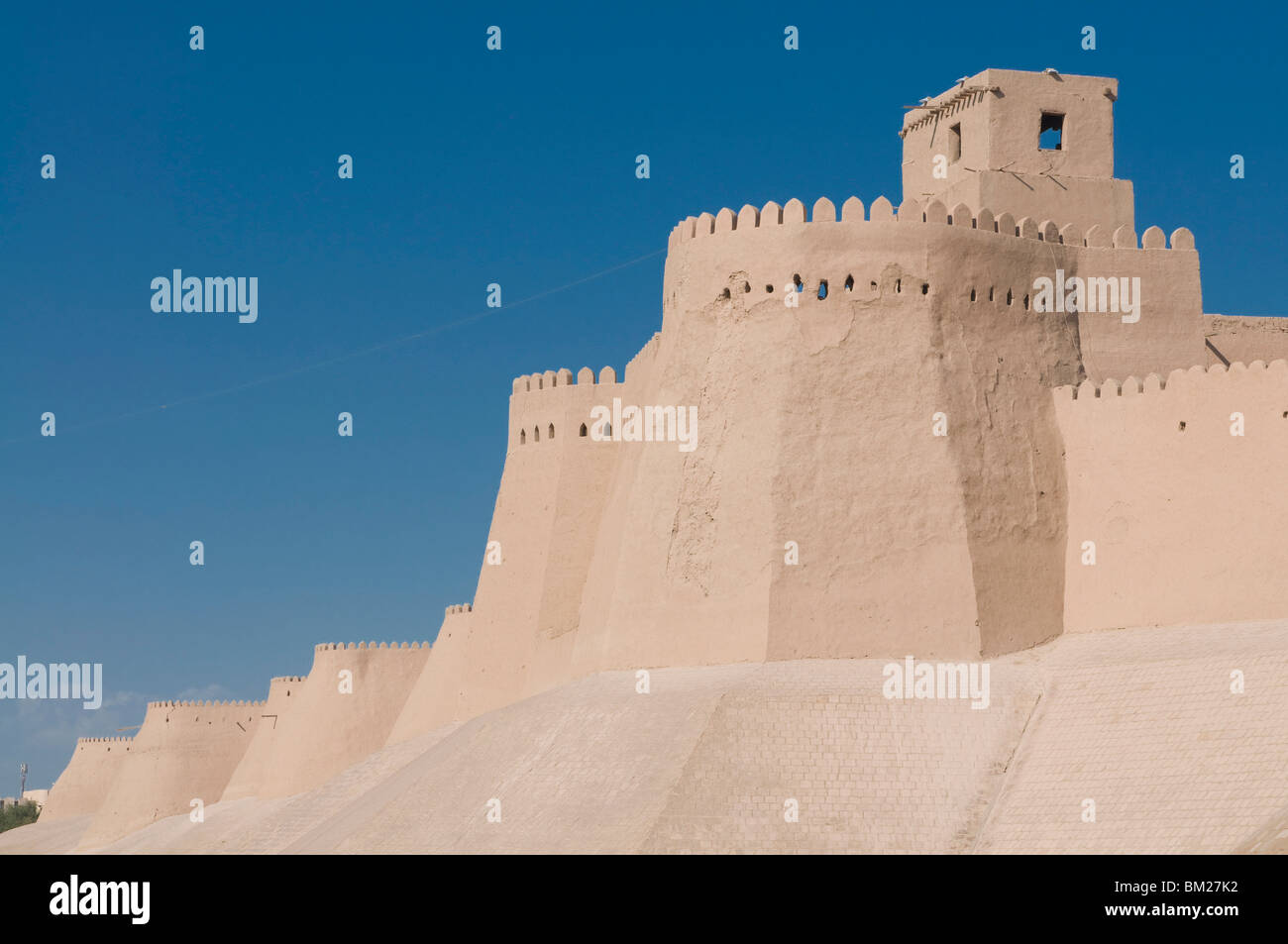 De solides murs de Ichon-Qala (Forteresse Itchan Kala), UNESCO World Heritage Site, Khiva, Ouzbékistan, l'Asie centrale Banque D'Images