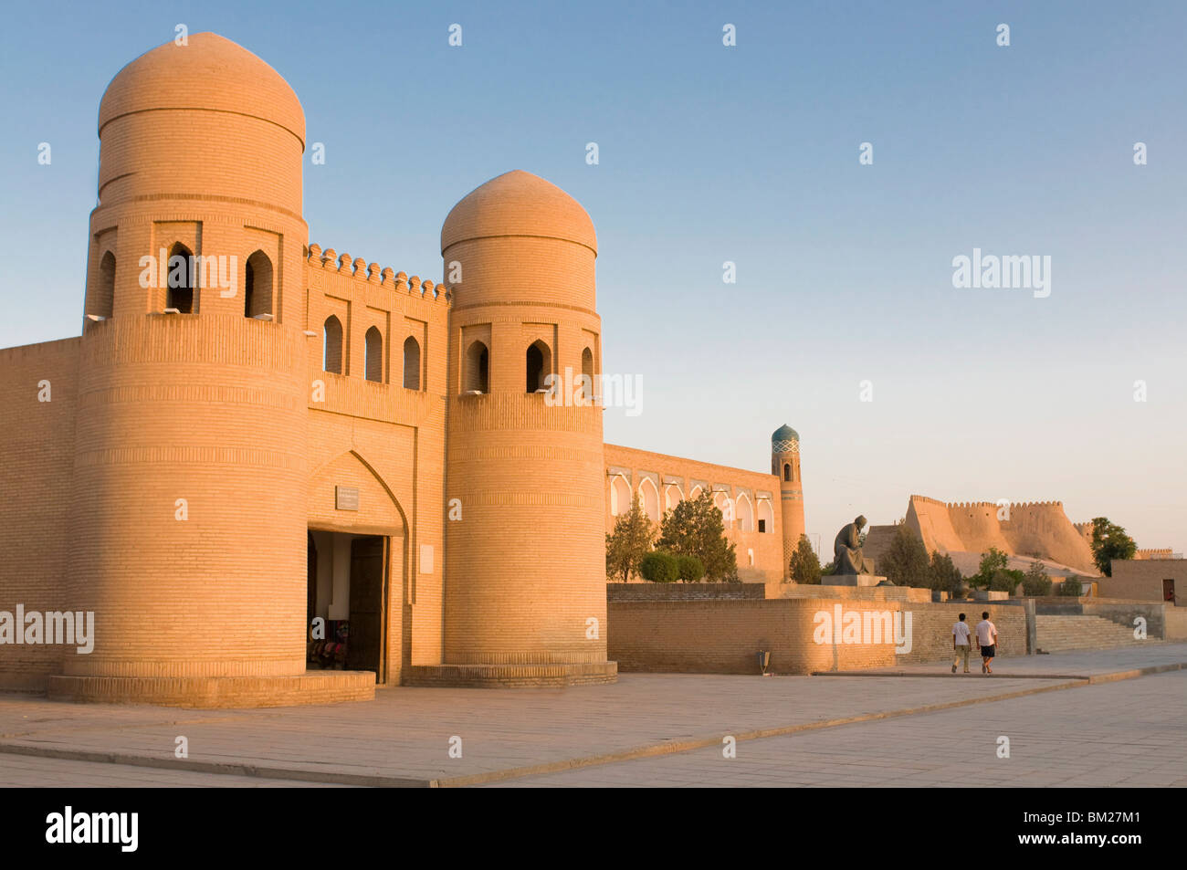 De solides murs de Ichon-Qala (Forteresse Itchan Kala), UNESCO World Heritage Site, Khiva, Ouzbékistan, l'Asie centrale Banque D'Images