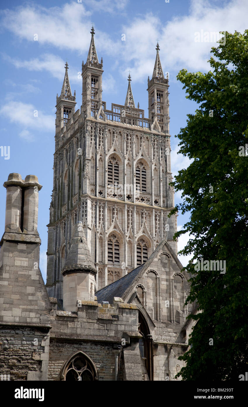 La tour de la cathédrale à partir du nord-ouest, Gloucester, Gloucestershire, Royaume-Uni Banque D'Images