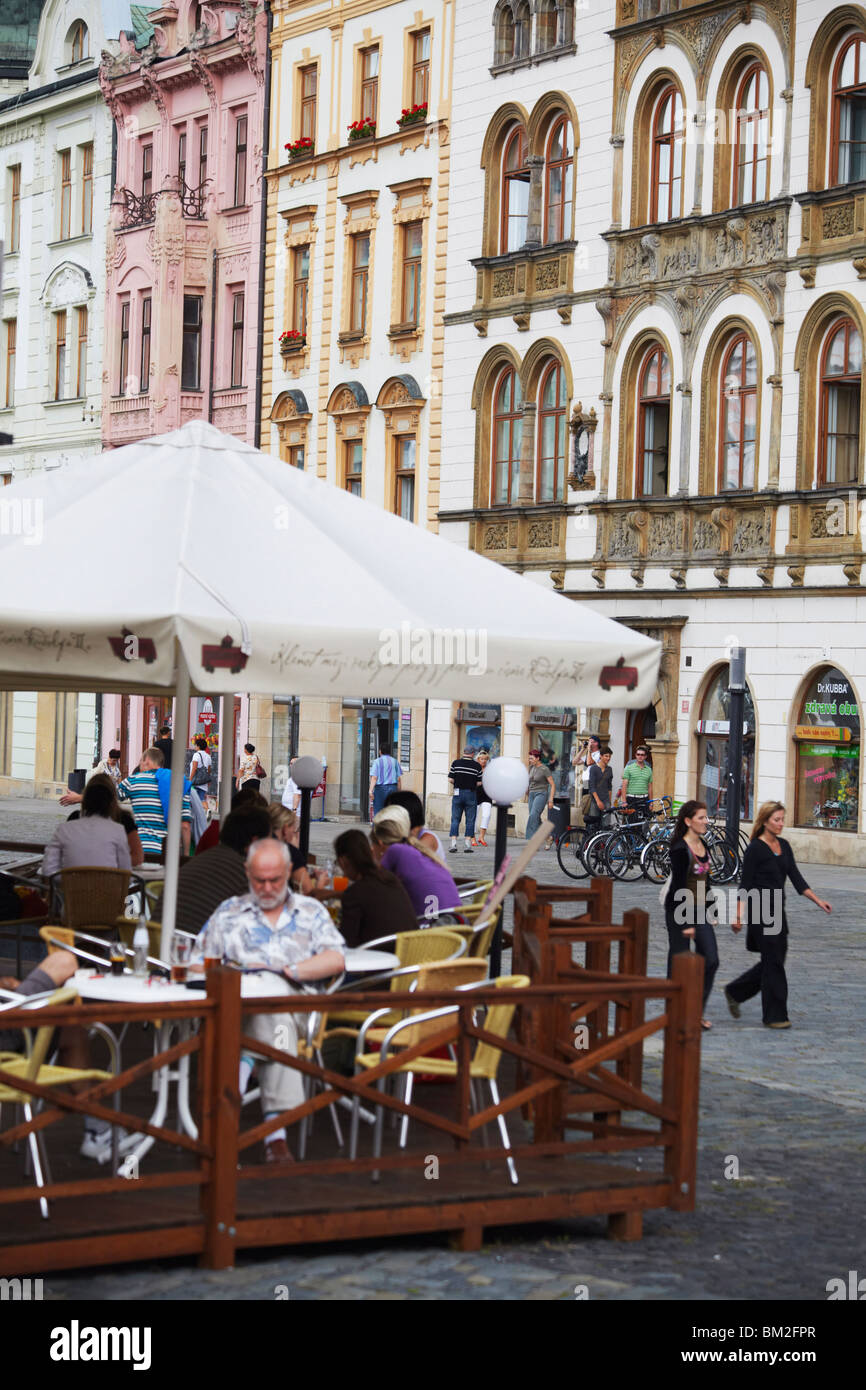 Café en plein air dans la région de Square (Horni Namesti), Olomouc, en Moravie, République Tchèque Banque D'Images