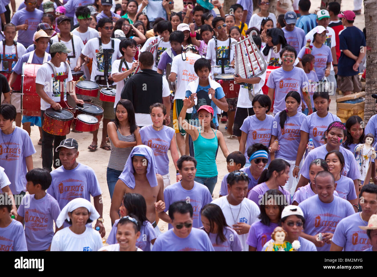 Blanc le long de la plage pendant la Ati-Atihan Festival, une fête annuelle en l'honneur du Santo Nino, Boracay, Aklan Banque D'Images