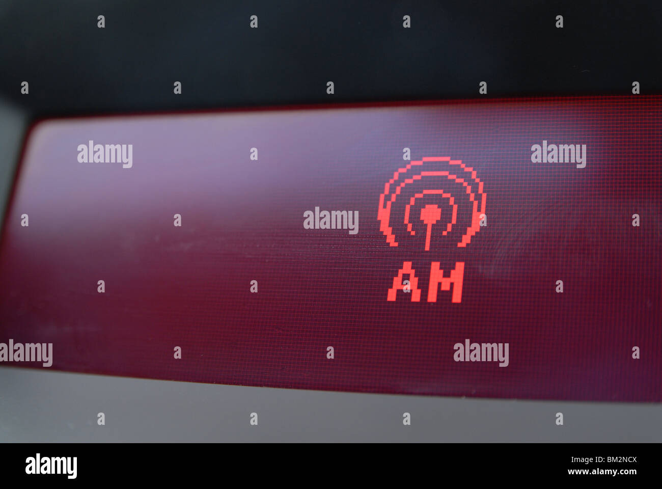 Indicateur de fréquence radio AM sur une voiture, l'affichage de la radio  Photo Stock - Alamy