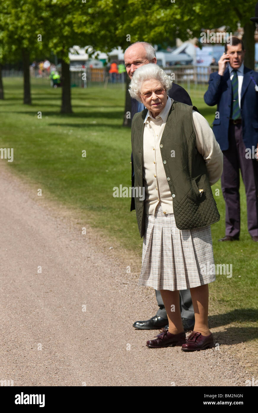 La Grande-Bretagne La reine Elizabeth au Royal Windsor Horse Show qui a eu lieu sur le parc d'accueil dans le parc du château de Windsor Banque D'Images