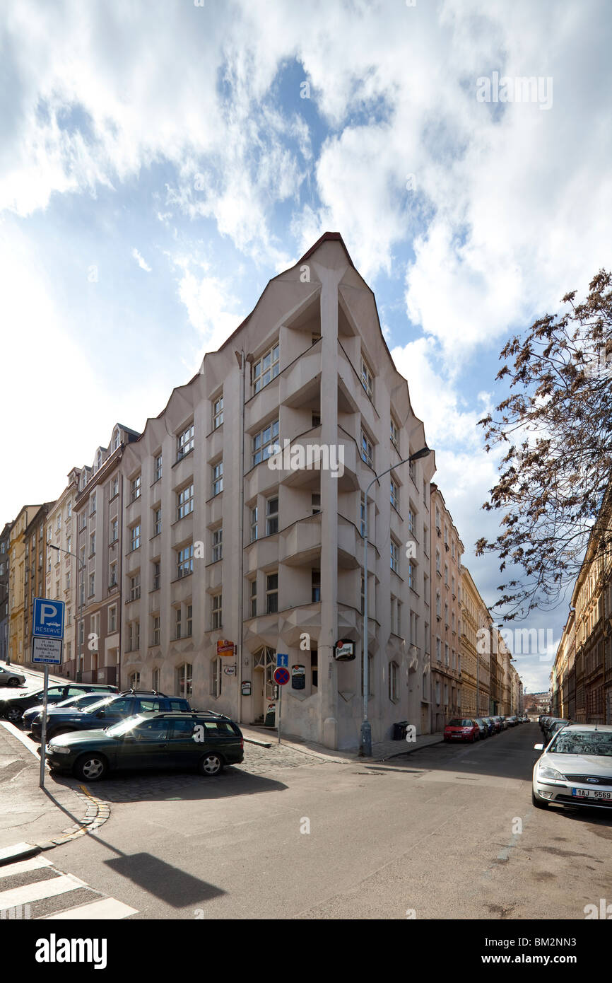 Bloc d'appartements de style cubiste, Prague, République Tchèque Banque D'Images