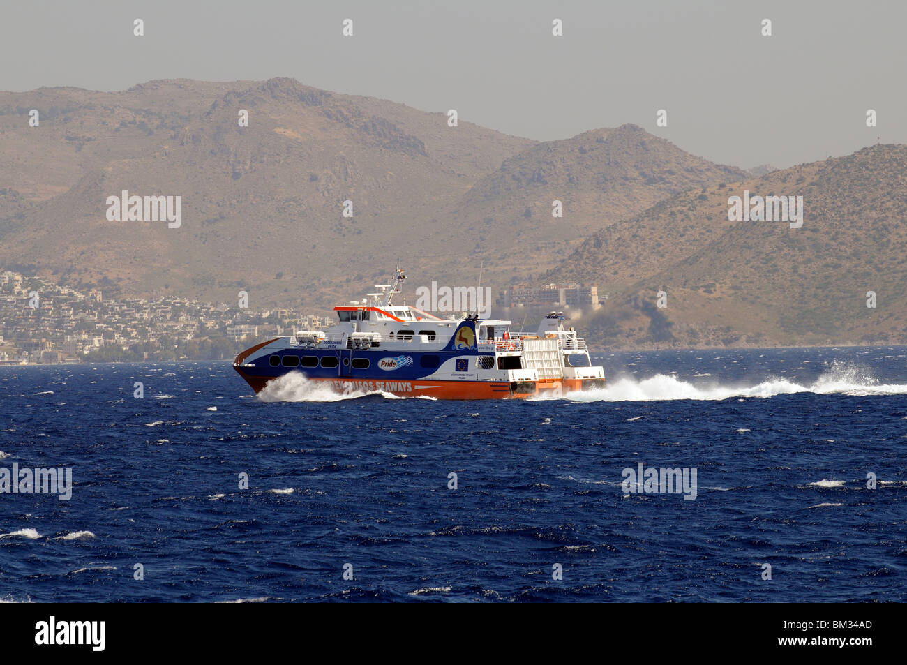Dodekanisos fierté un ferry catamaran RoRo en cours Mer Égée qui franchissent la frontière entre la Grèce et la Turquie l'Europe du Sud-Est Banque D'Images