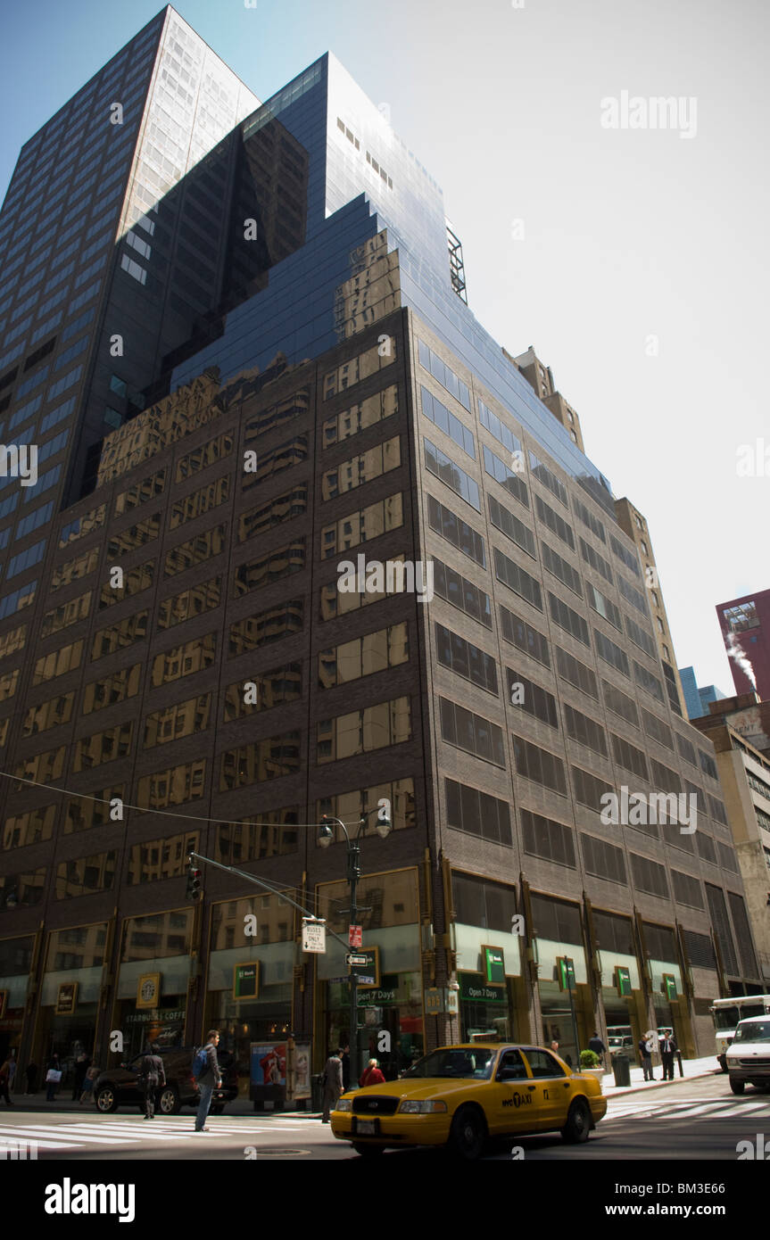Le bâtiment Pfizer, 685 Third Avenue, dans le quartier de Midtown à New York Banque D'Images