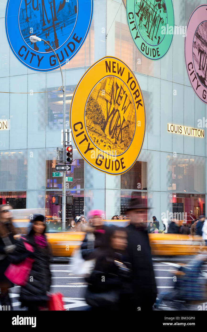 États-unis d'Amérique, New York, New York, Manhattan, le quartier commerçant animé de la 5ème Avenue Banque D'Images