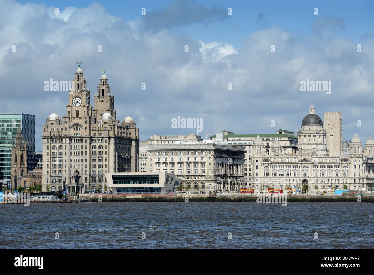 Vue panoramique de Liverpool de Birkenhead dans dabinda waterfront trois grâces Banque D'Images