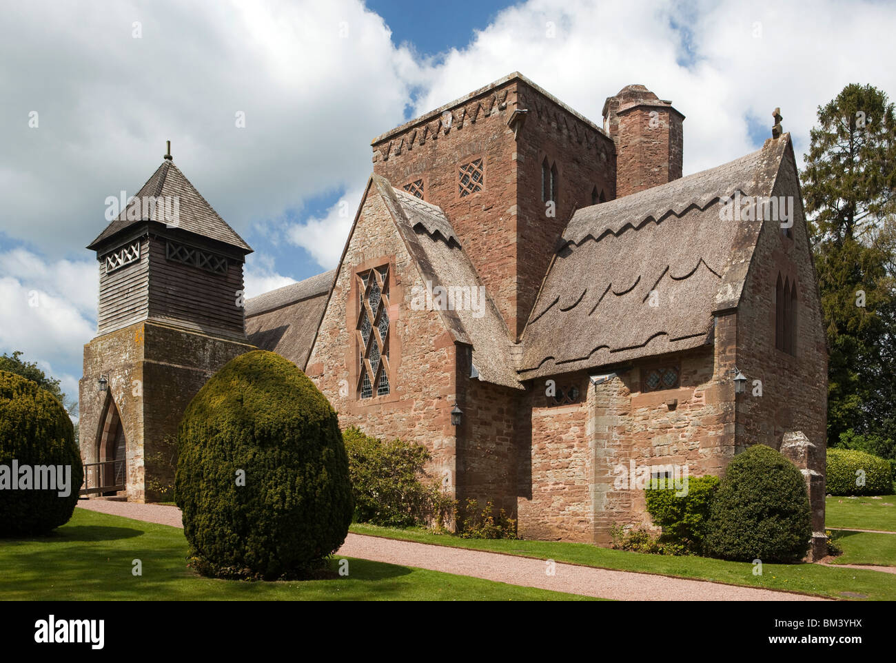 UK, Herefordshire, George Sanders, Tous les Saints de l'Église d'art et d'Artisanat, conçu par William Lethaby Banque D'Images