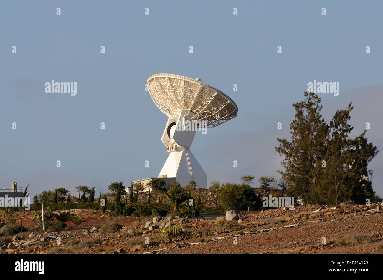 Antenne satellite Communications Banque D'Images