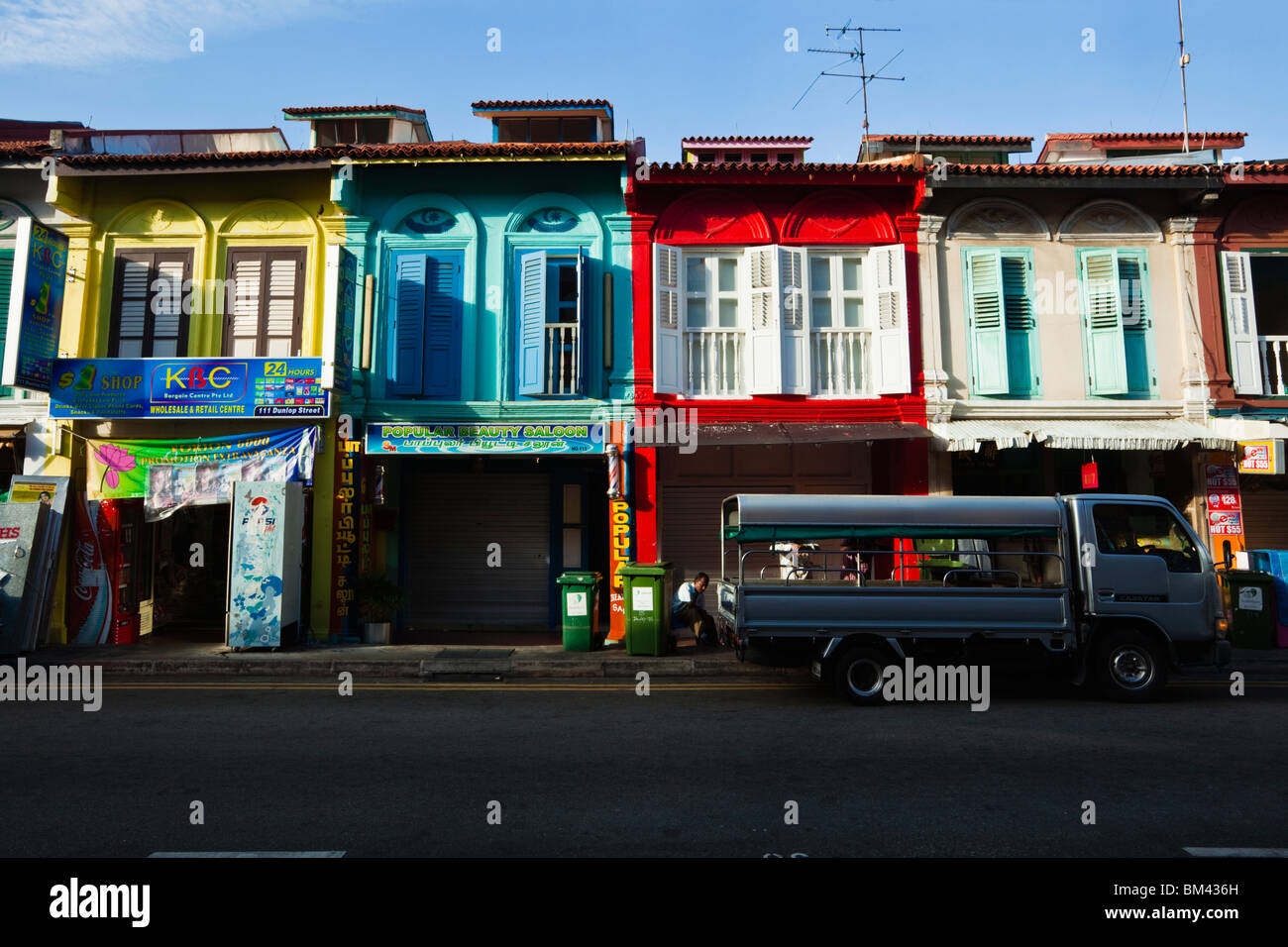 Maisons colorées sur la rue Dunlop, Little India, Singapour Banque D'Images