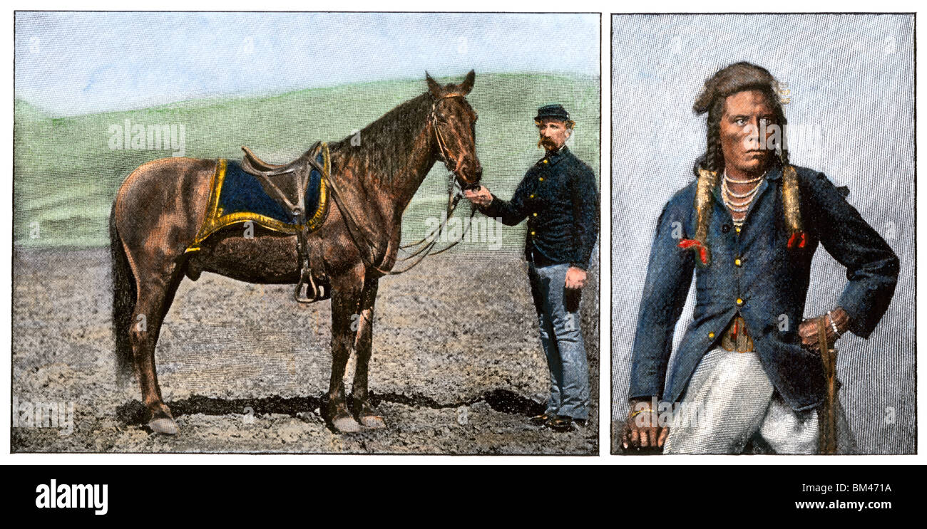 'Cheval' Comanche et Custer's du scoutisme Curley, les seuls survivants de l'armée américaine de la bataille de Little Bighorn, 1876. Colorés à la main de 2 photographies de demi-teinte Banque D'Images