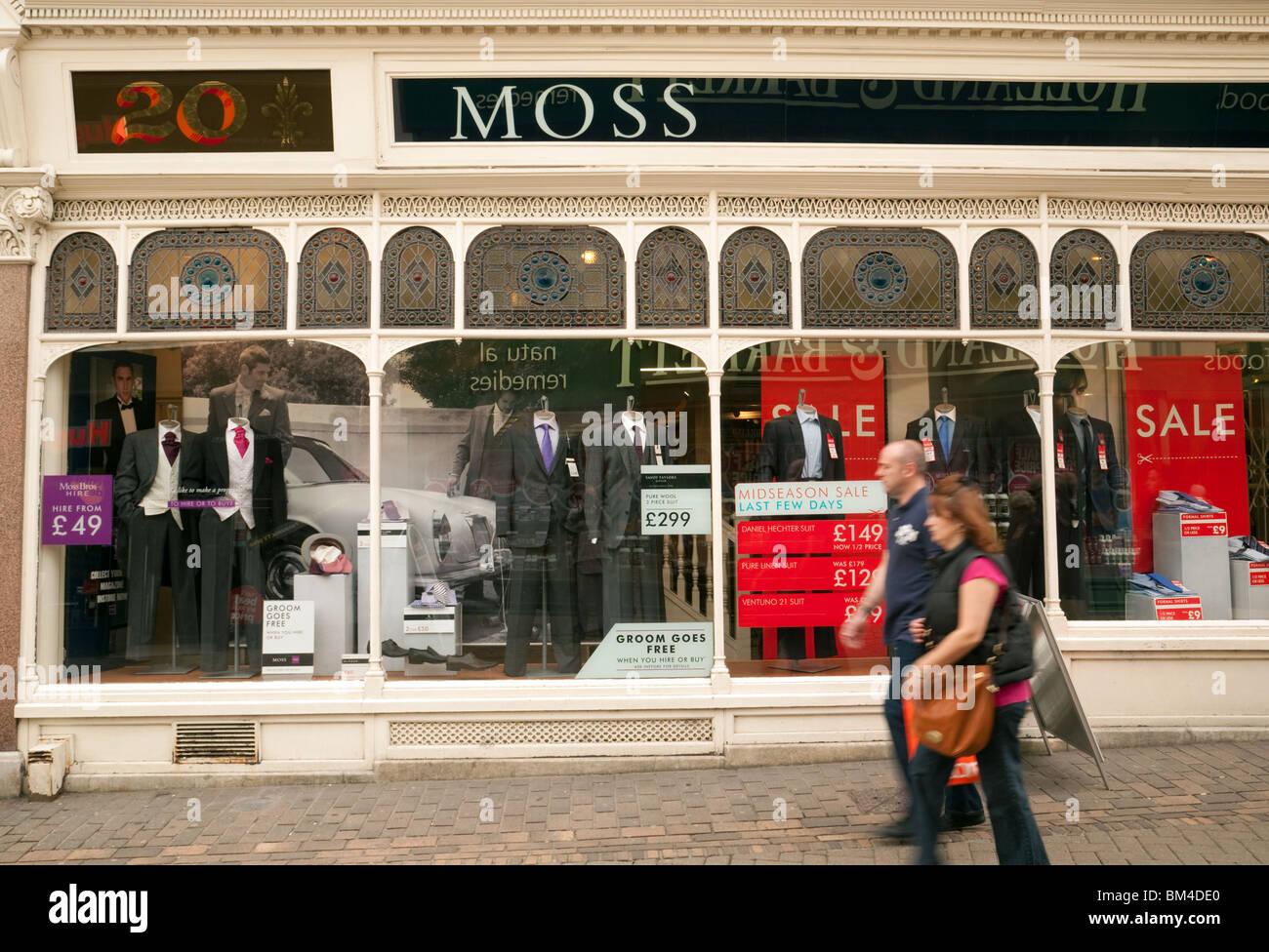 Moss Bros clothes shop, le centre de Norwich, Norfolk, UK Banque D'Images