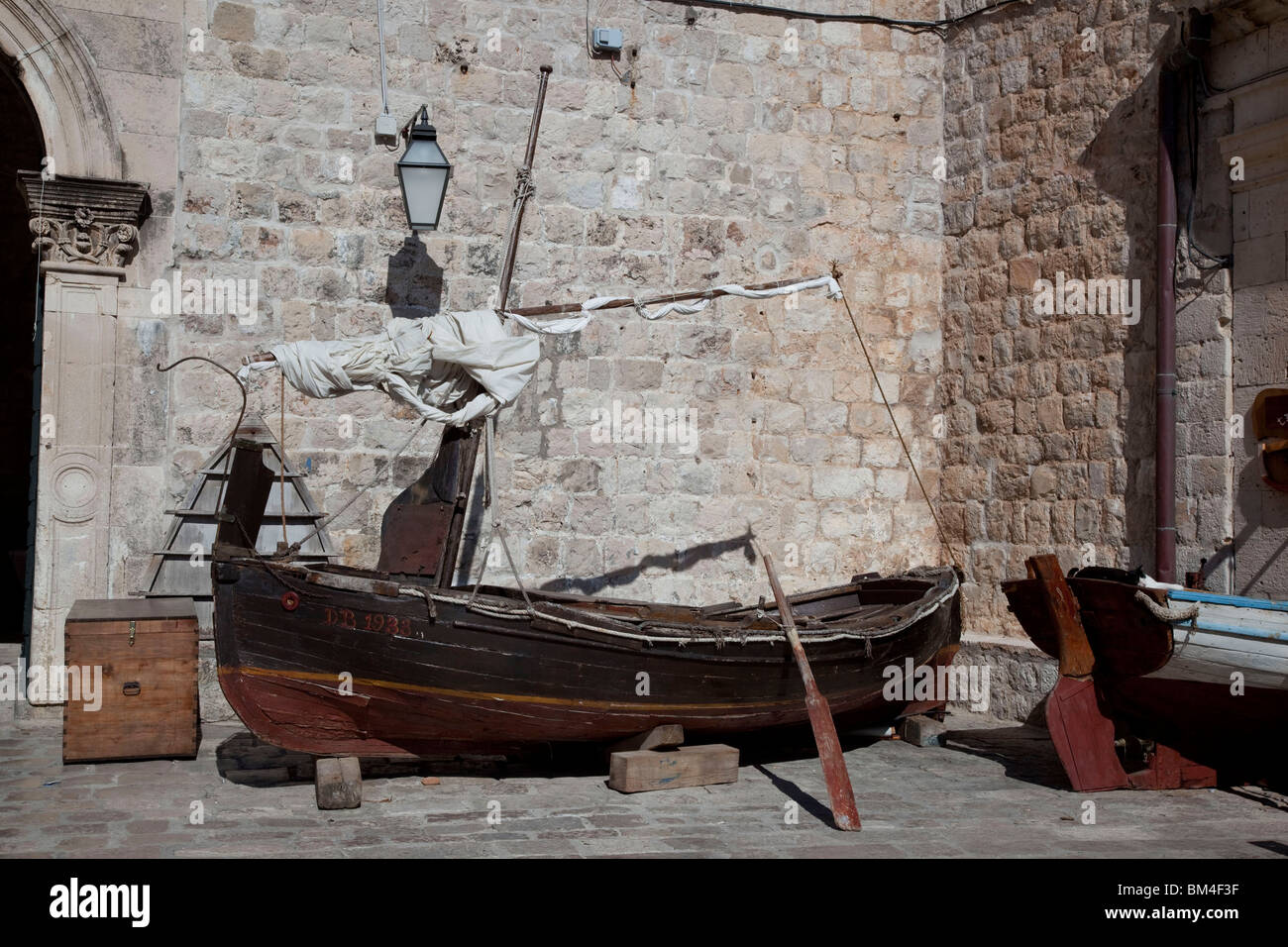 Vieux bateau, Harbourside, Dubrovnik, Croatie Banque D'Images