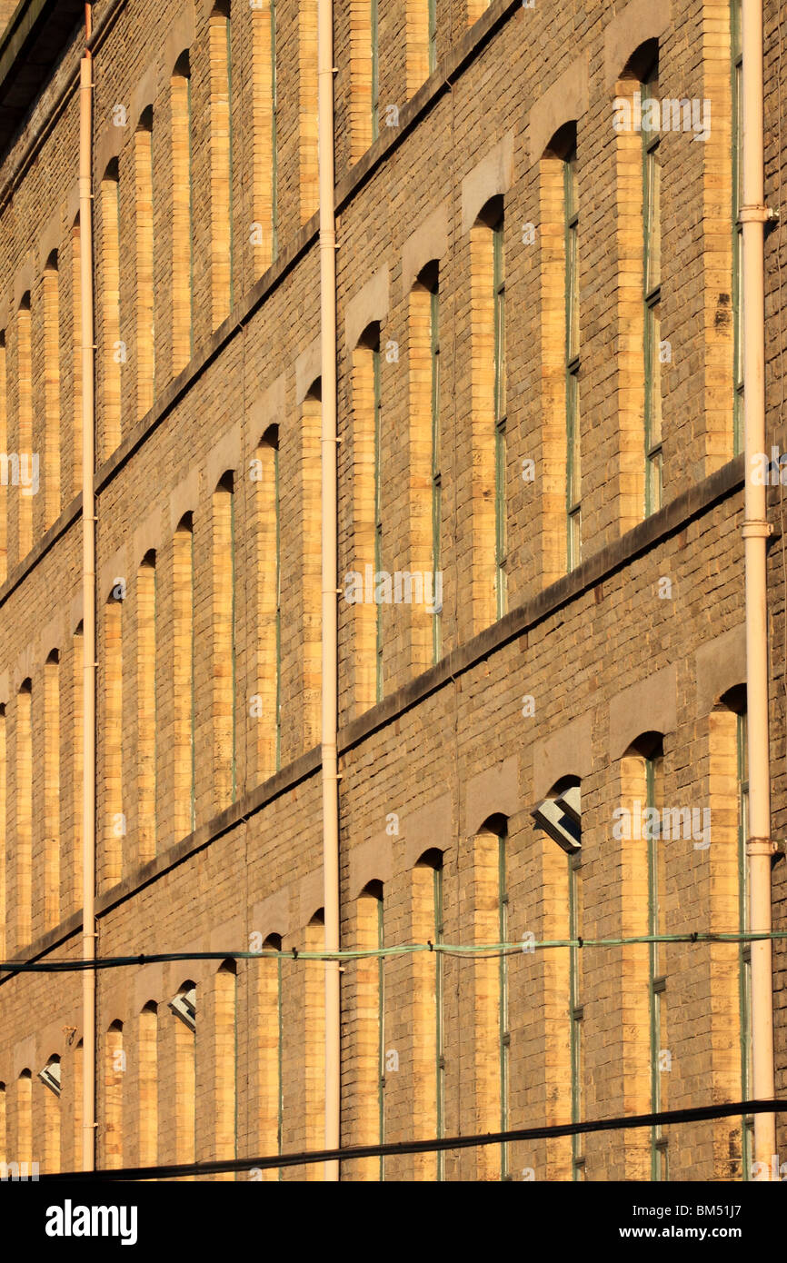 Les détails architecturaux de sels Mill à Saltaire, site du patrimoine mondial de l'UNESCO dans la région de Bradford West Yorkshire Banque D'Images