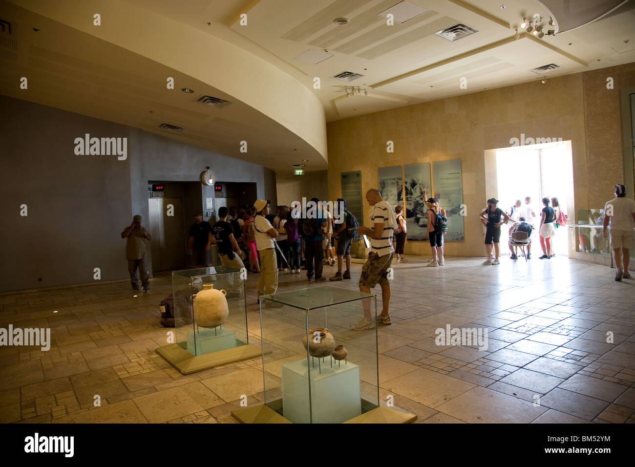 À l'intérieur du centre touristique de Massada - Israël Banque D'Images