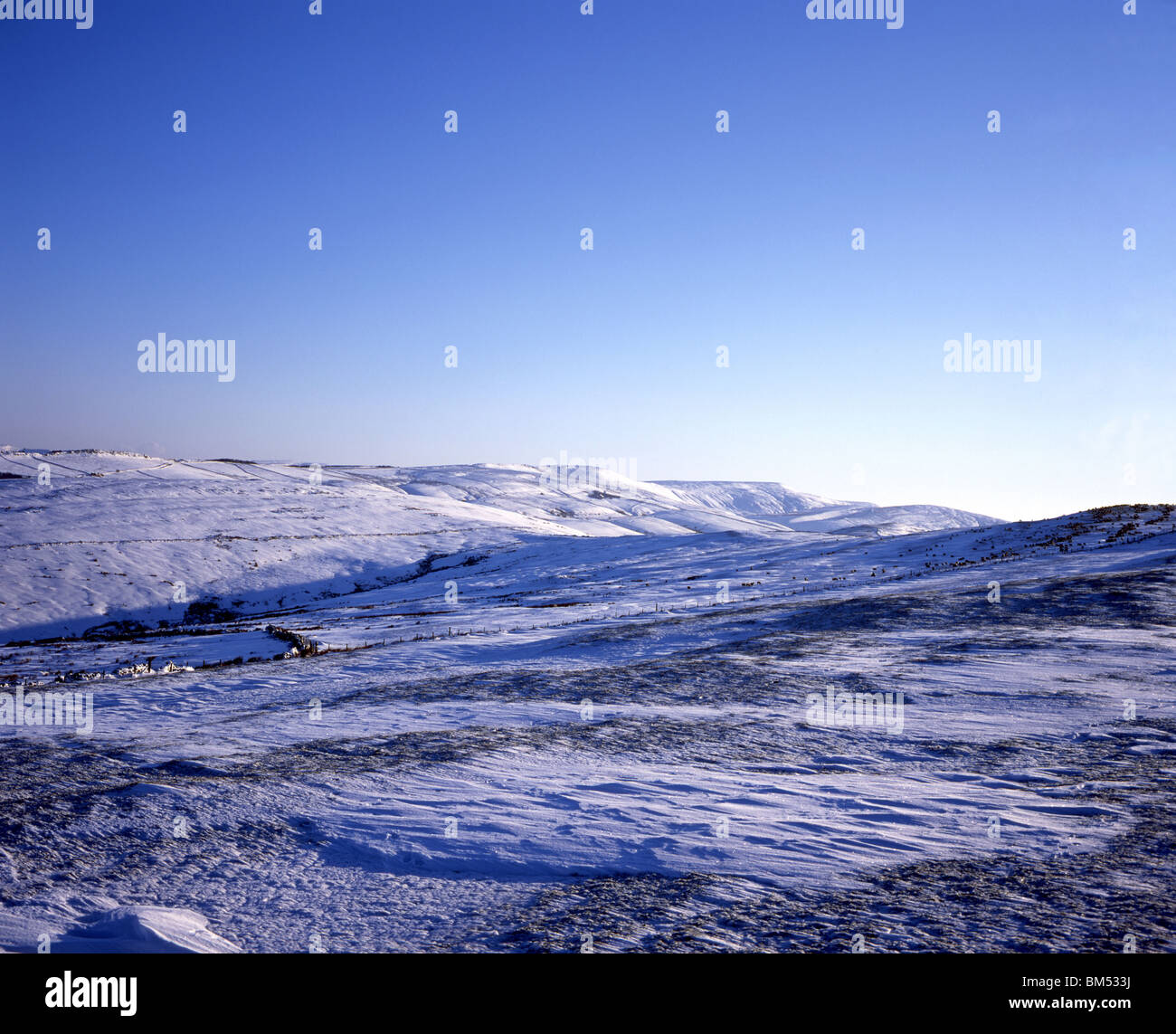 Bord Taxal Pym Président, Chats et Tor Tor brillant hiver du Handley Lyme Lyme Park ci-dessus sur le sentier de pierre meulière Cheshire Angleterre Banque D'Images