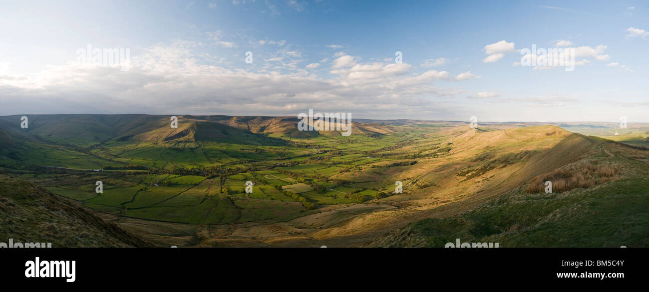 Mam Tor et l'espoir Vallée, Peak District, Derbyshire, Royaume-Uni Banque D'Images