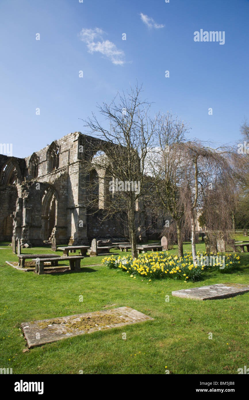 'Bolton' Abbaye vue du cimetière, North Yorkshire, Angleterre. Banque D'Images