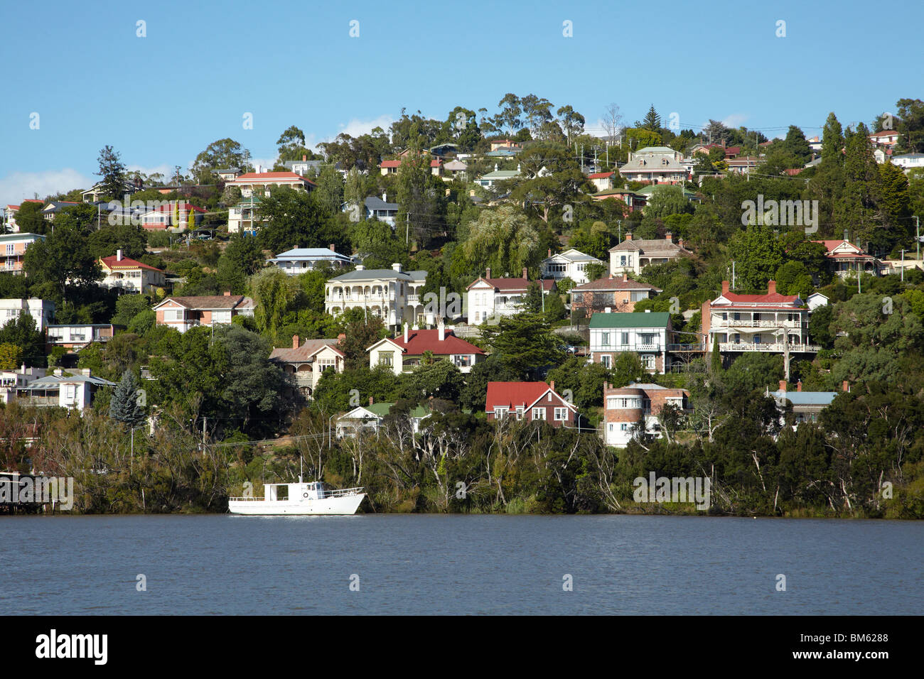 Banlieue de Trevallyn, vu que depuis la maison de la Rivière Tamar, atteindre, Launceston, Tasmanie, Australie du Nord Banque D'Images