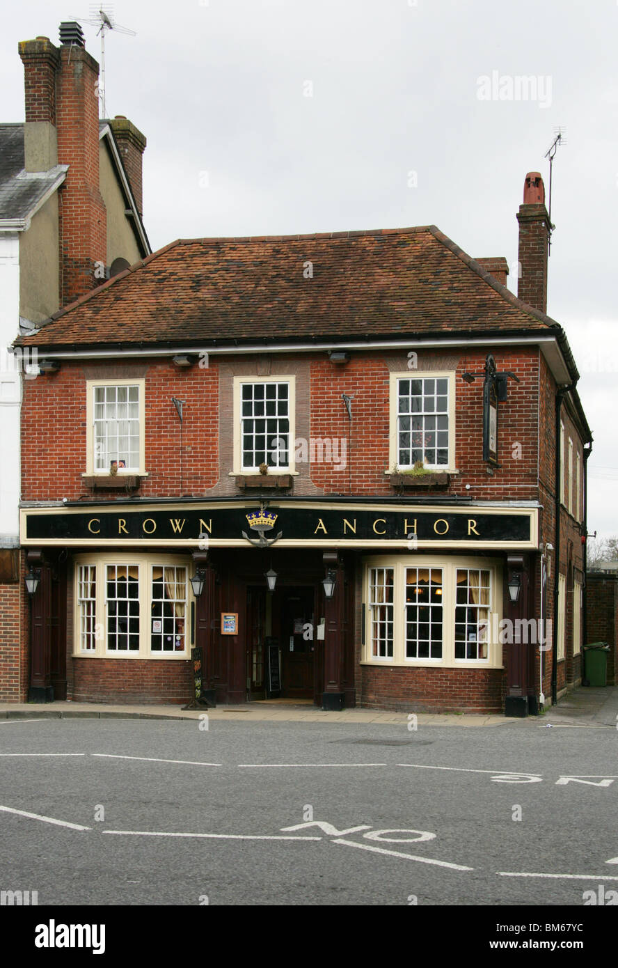 La couronne et l'Ancrage Public House, Broadway, Winchester, Hampshire, Royaume-Uni Banque D'Images