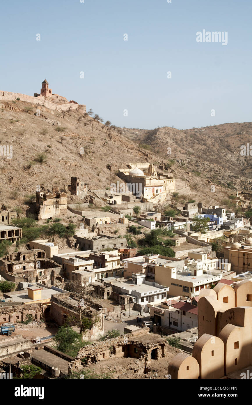 Vue sur les collines et fort à Jaipur Banque D'Images