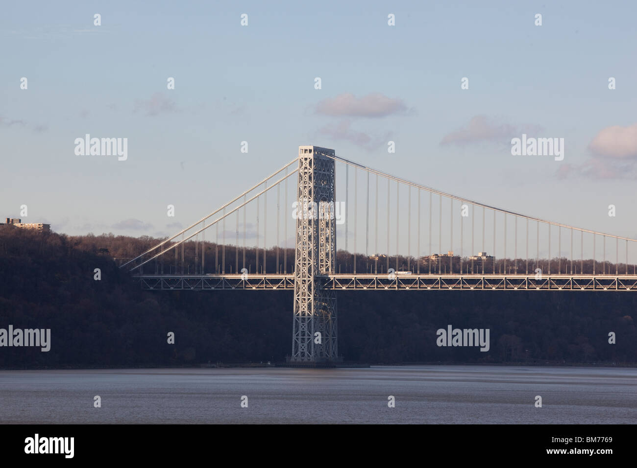 Le George Washington Bridge enjambant la rivière Hudson Banque D'Images
