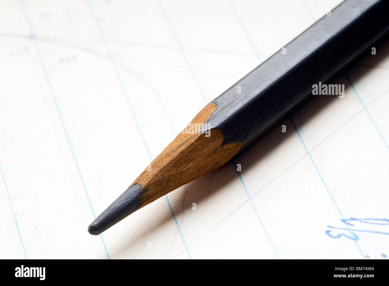 Un crayon graphite sur papier mathématiques Banque D'Images