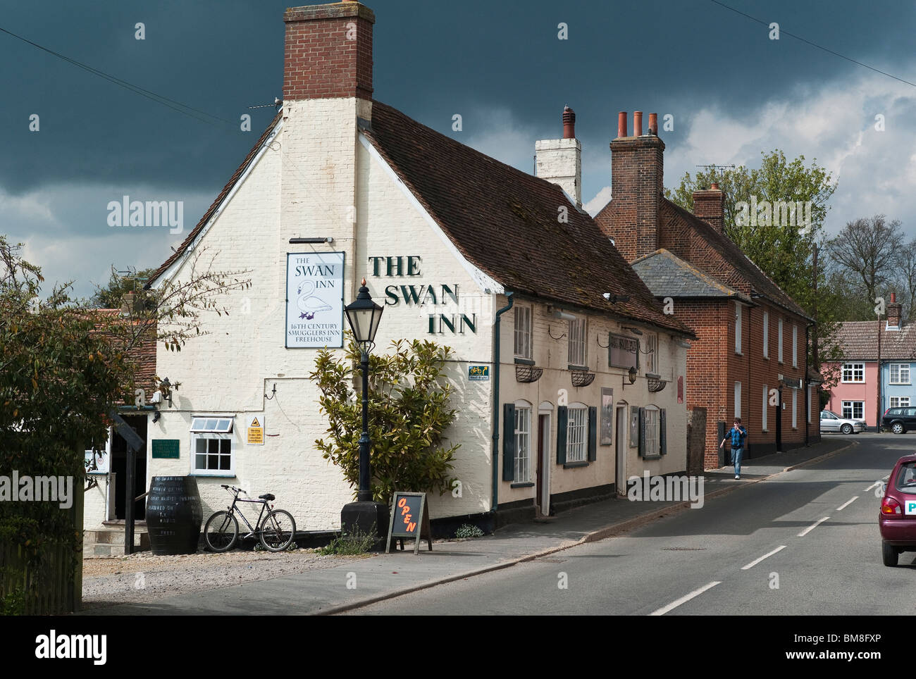 The Swan Inn dans Alderton village Suffolk Angleterre UK Banque D'Images
