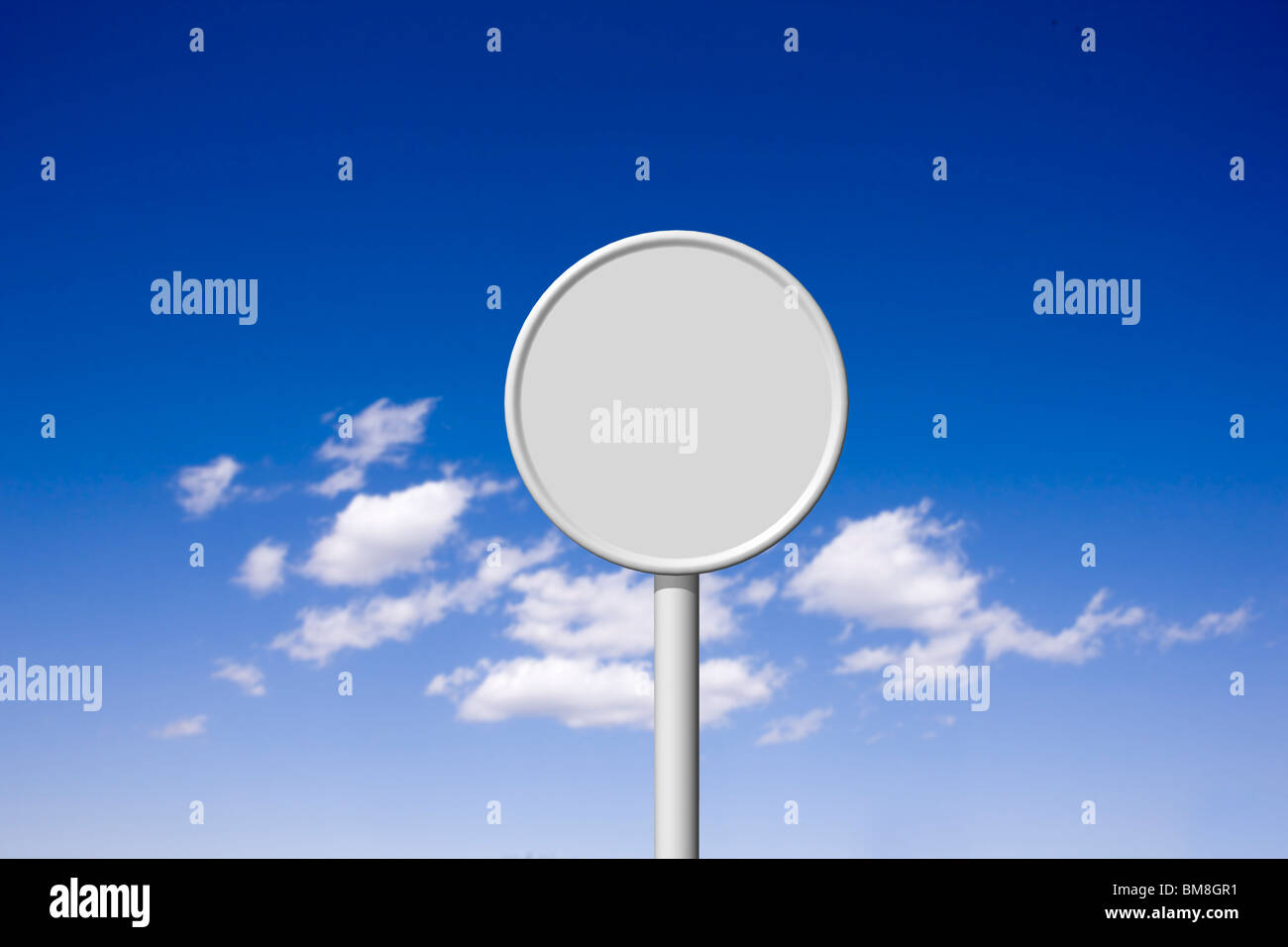 Blank road sign against sky, computer graphic Banque D'Images