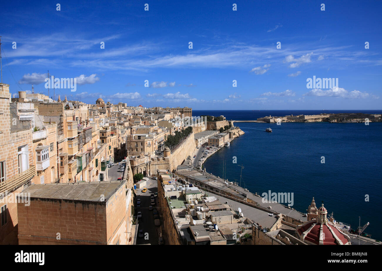 Une vue sur le Grand Port de la partie supérieure de la Barracca Gardens Banque D'Images