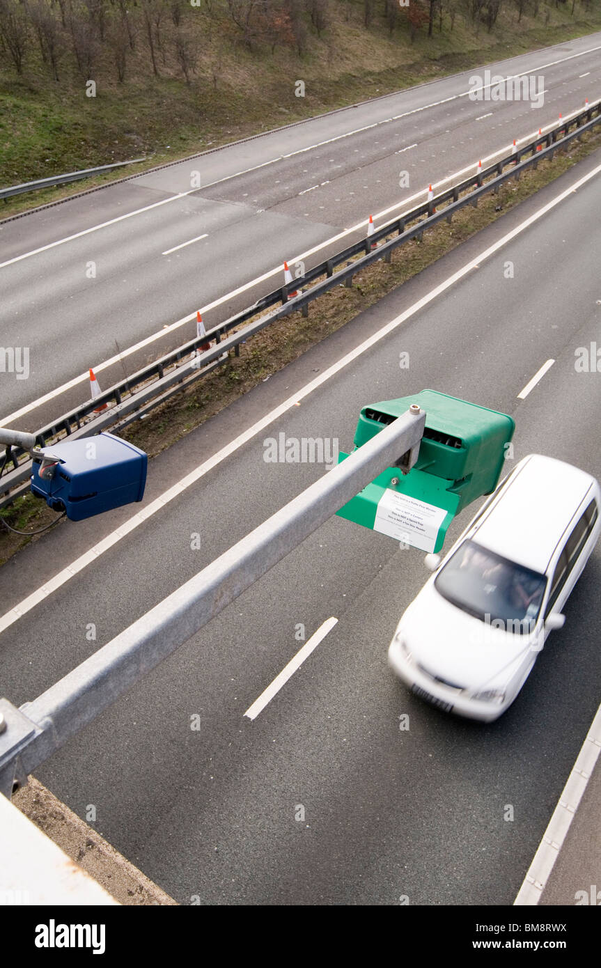 Le trafic de données A1 master road uk les données de flux de caméras caméra voiture voitures sur un système de routes principales Banque D'Images