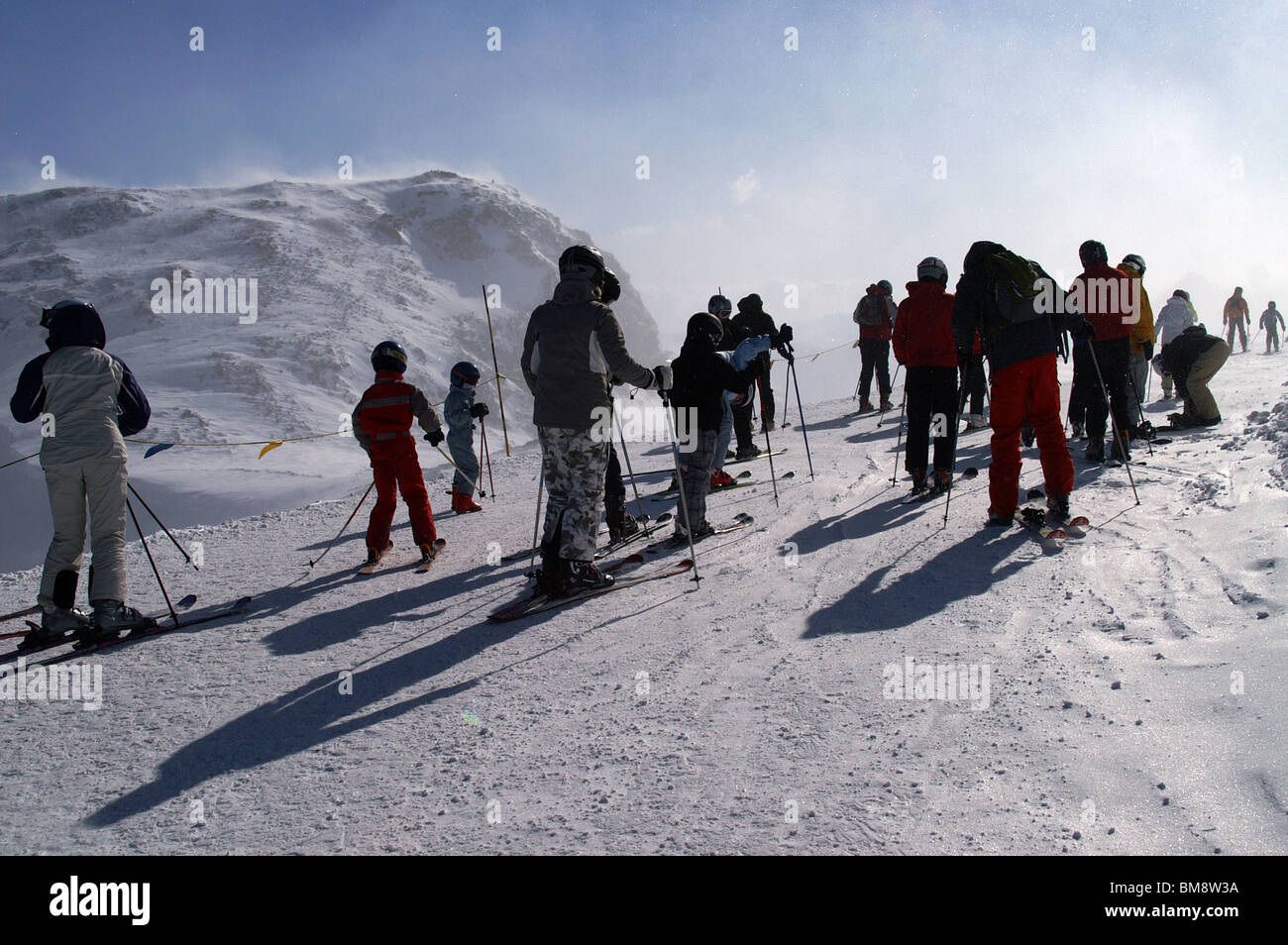 Les skieurs dans les Alpes, Matterhorn Glacier Paradise, Suisse Banque D'Images
