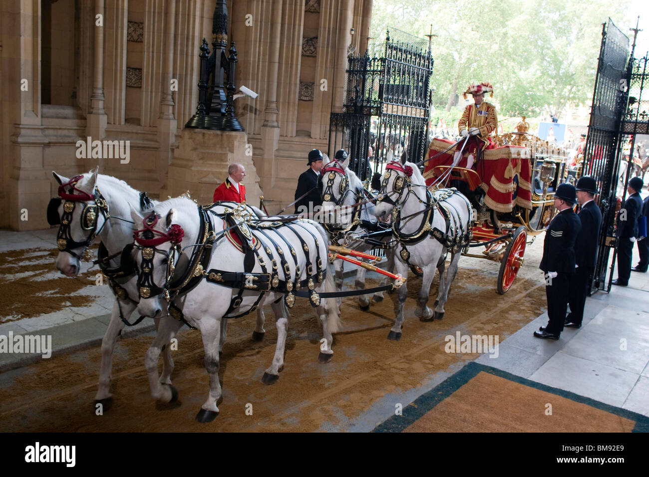 La Grande-Bretagne La reine Elizabeth II à l'ouverture du Parlement au Palais de Westminster au centre de Londres Banque D'Images