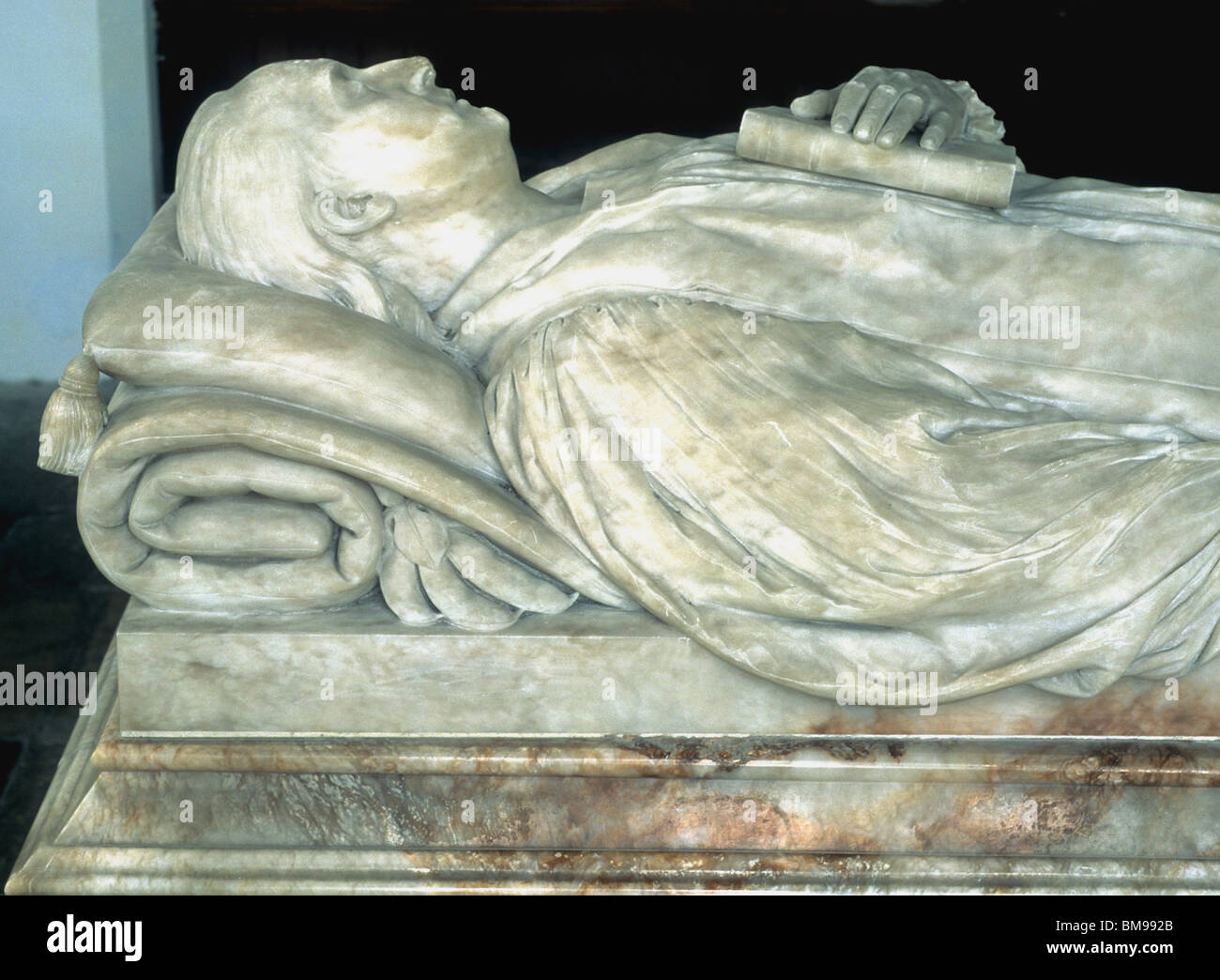 George Berkeley 1753 effigie, la cathédrale saint Colman, Cloyne, comté de Cork, albâtre figure sur la tombe, l'Irlande, l'Eire philosophe Banque D'Images