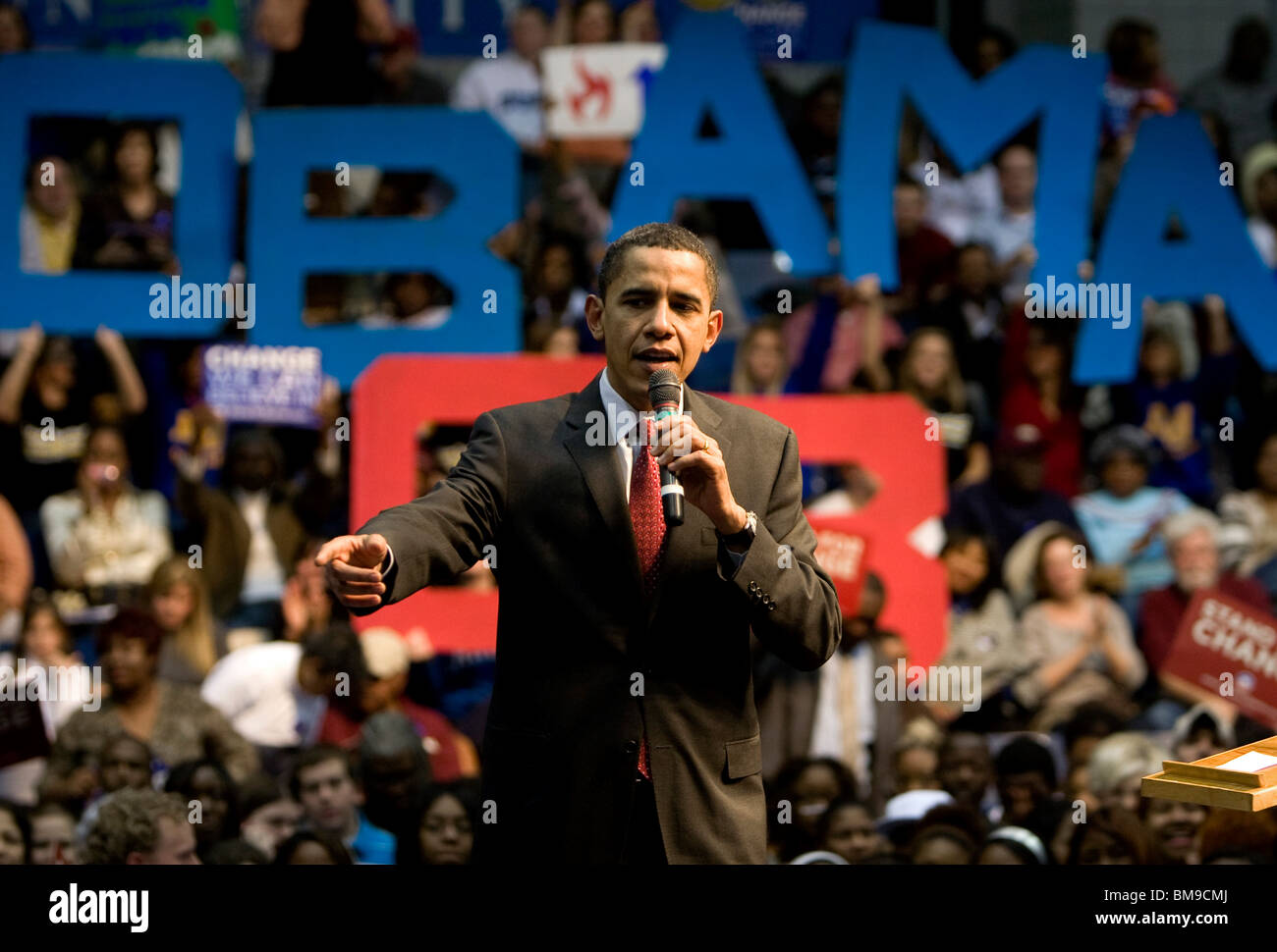 22 janvier 2008 Ð Greenwood, Caroline du Sud ÐDemocratic le candidat à la présidence Barack Obama prend la parole lors d'un rassemblement de campagne à l'Université Lander. L'événement fait partie de la préparation à la très disputée South Carolina Democratic Primary. Banque D'Images