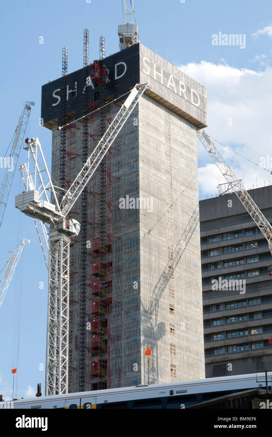 Le gratte-ciel Shard London Bridge en construction - Banque D'Images
