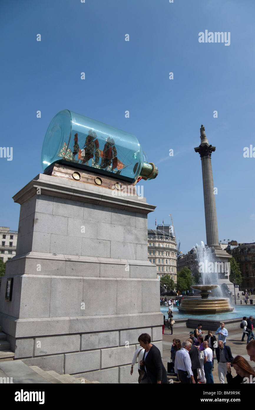Quatrième Navire plinthe par Yinka Shonibare, Trafalgar Square, Londres, Angleterre Banque D'Images