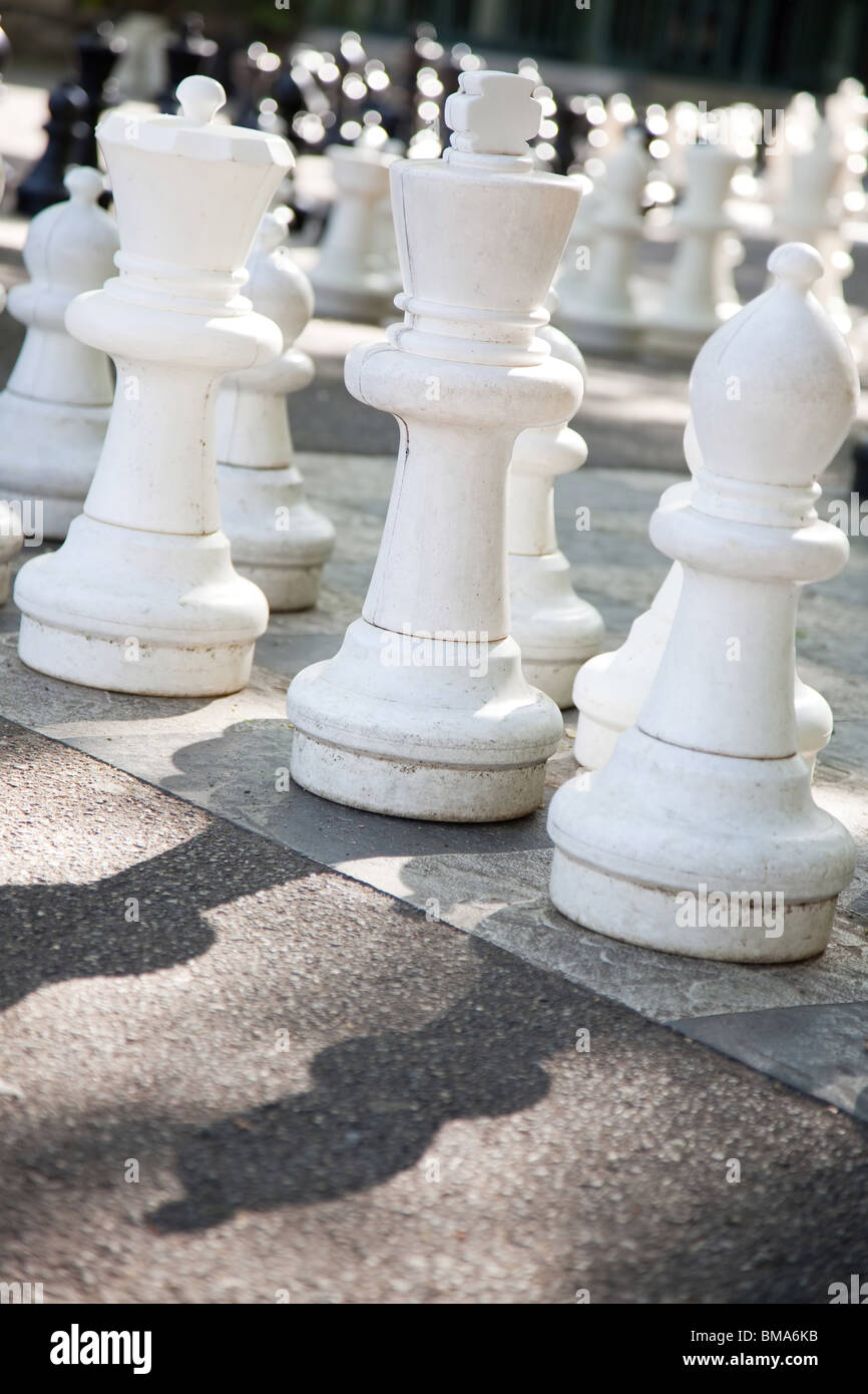 Échecs de la rue. Vue de l'angle de la caméra. Banque D'Images