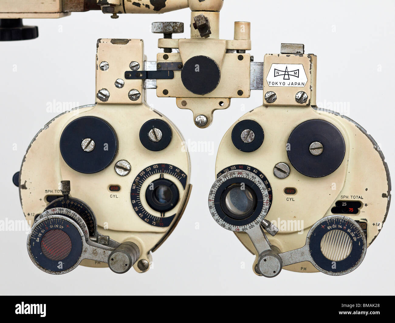 Phoropter. Antique Vintage lampe à fente ophtalmiques pour les tests de l'œil Banque D'Images