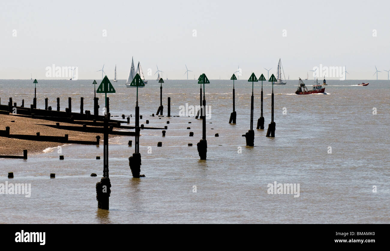 Le rivage à Landguard point dans le Suffolk en Angleterre au Royaume-Uni. Banque D'Images